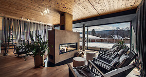 Ruheraum mit Kamin - Wellnesshotel Lindenwirt